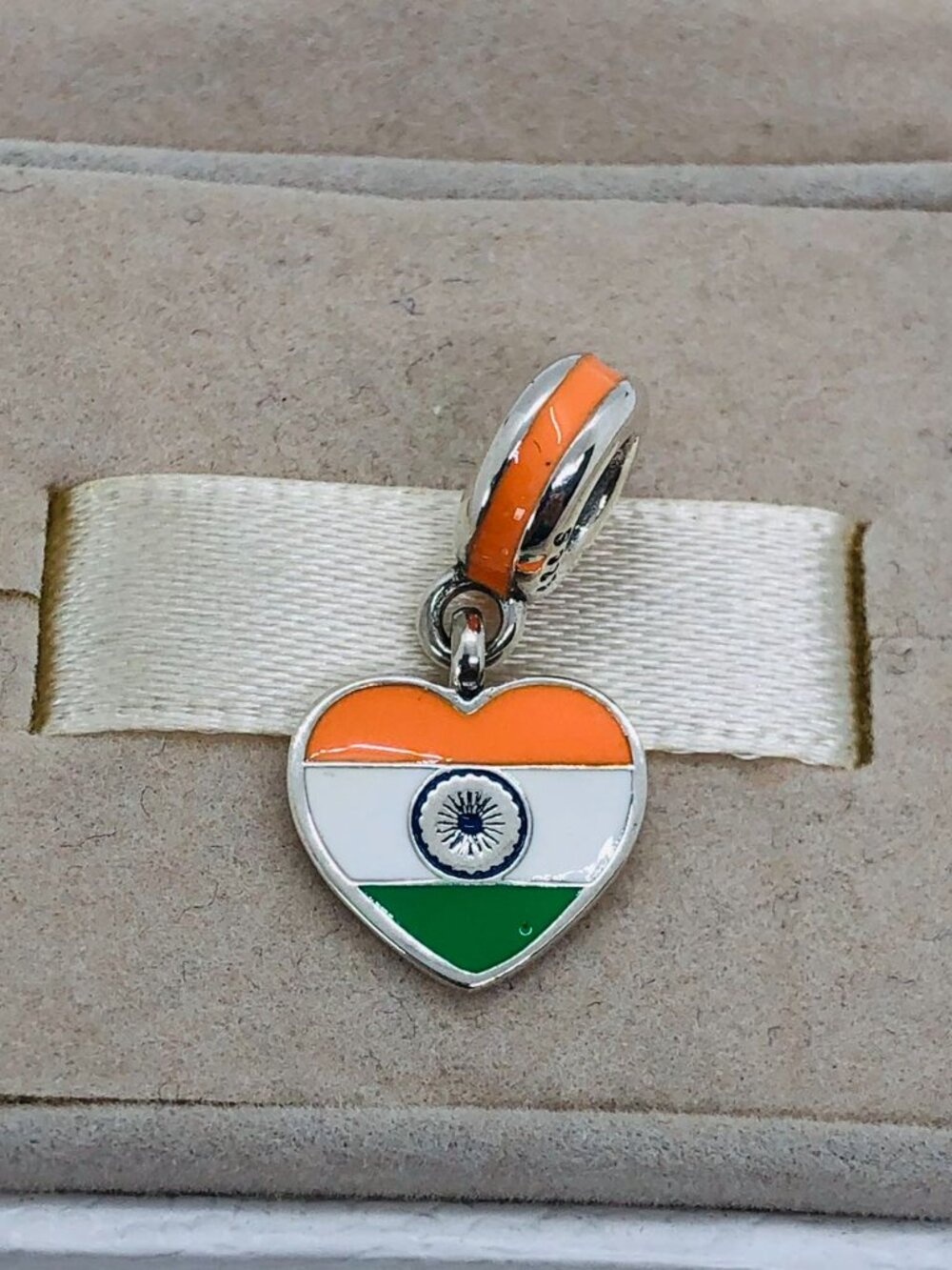 ✨🔥Pandora India flag Travel Charm